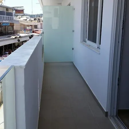 Ria's Deluxe Lägenhet *