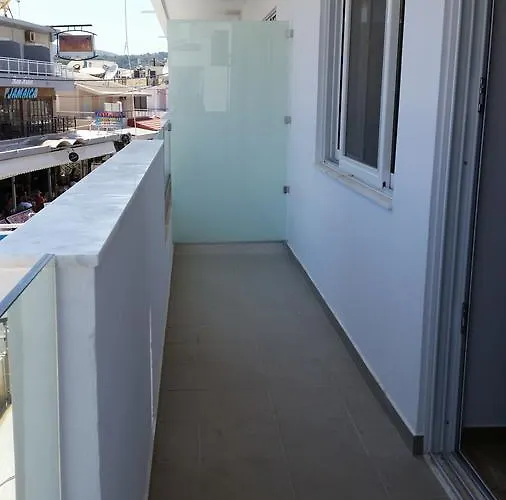 Ria's Deluxe Apartment *