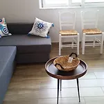 Ria's Deluxe
